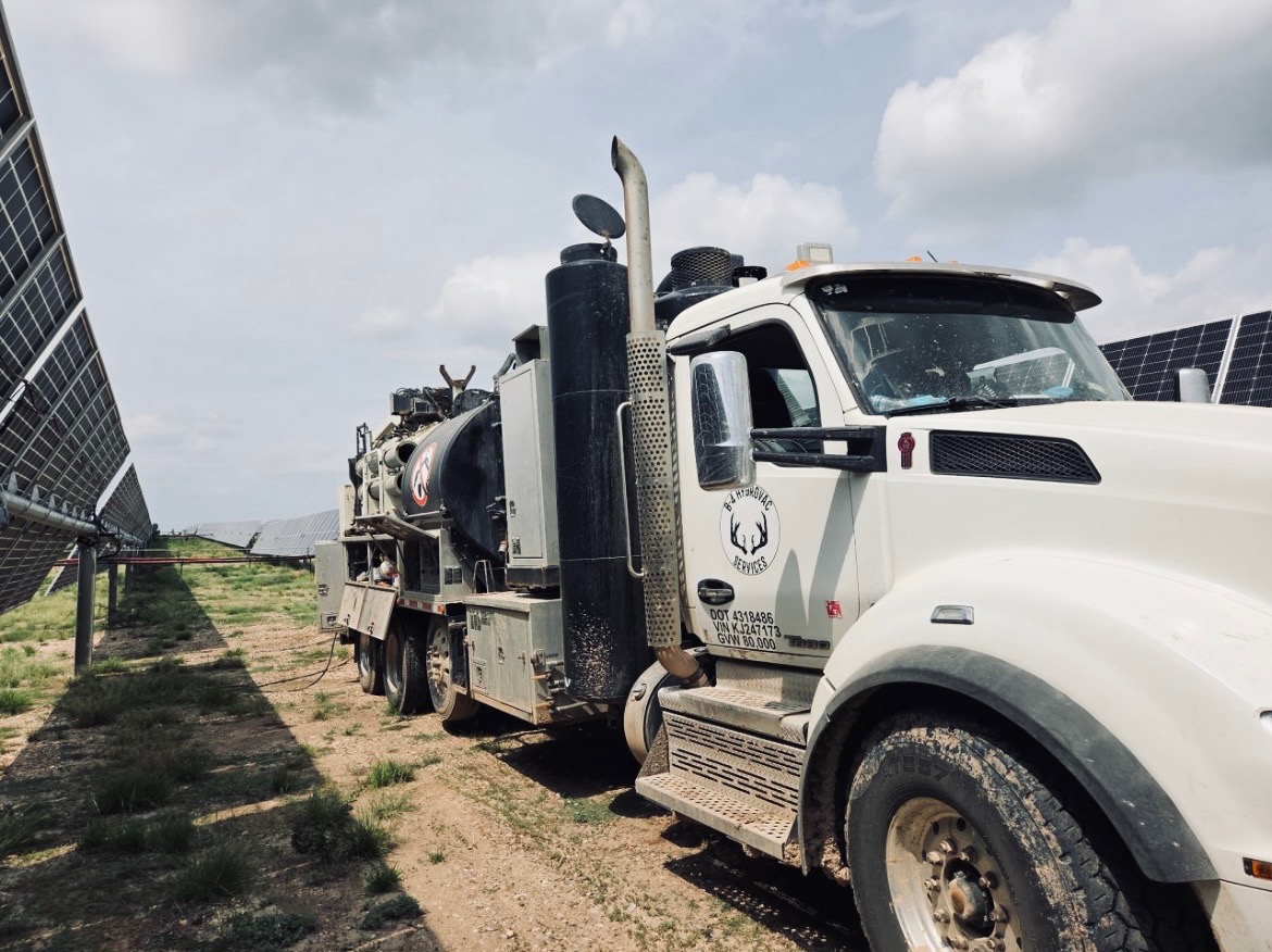 B-4 Hydrovac Services in Action